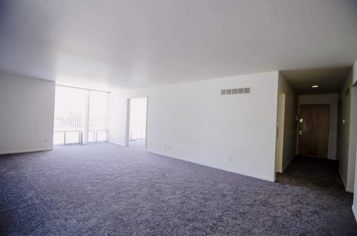 East Knolls Apartments image