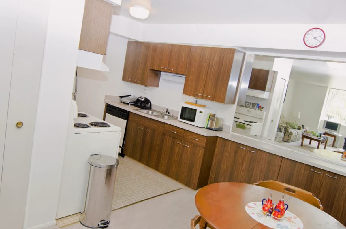 East Knolls Apartments image