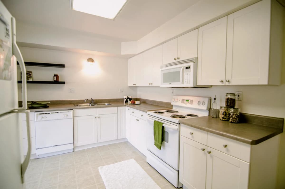 East Knolls Apartments image
