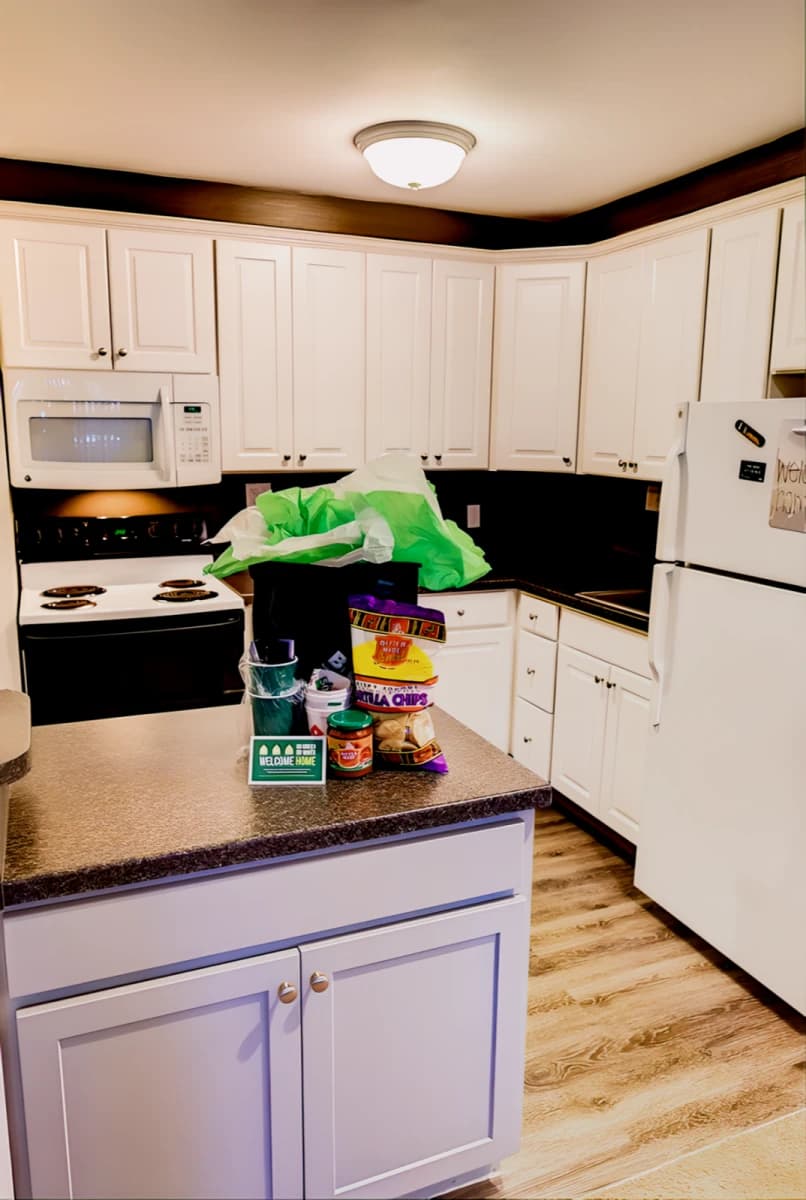 Delta Arms Apartments image