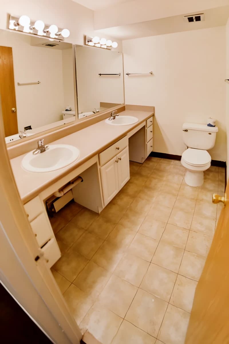 Delta Arms Apartments image