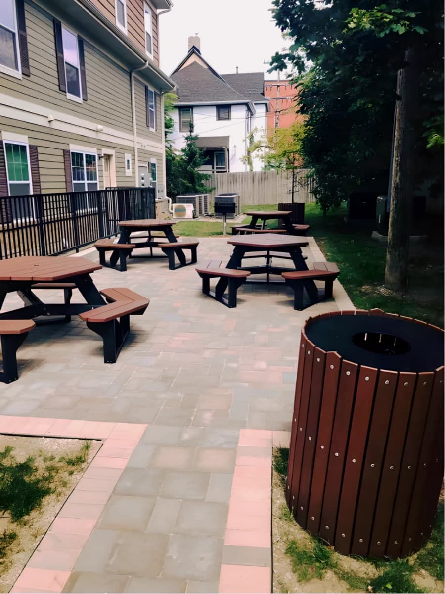 Outdoor Features