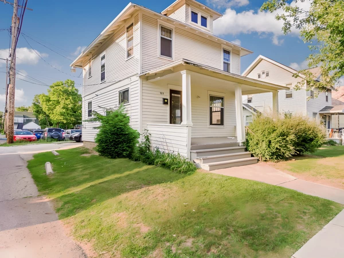 MSU Houses For Rent image 2
