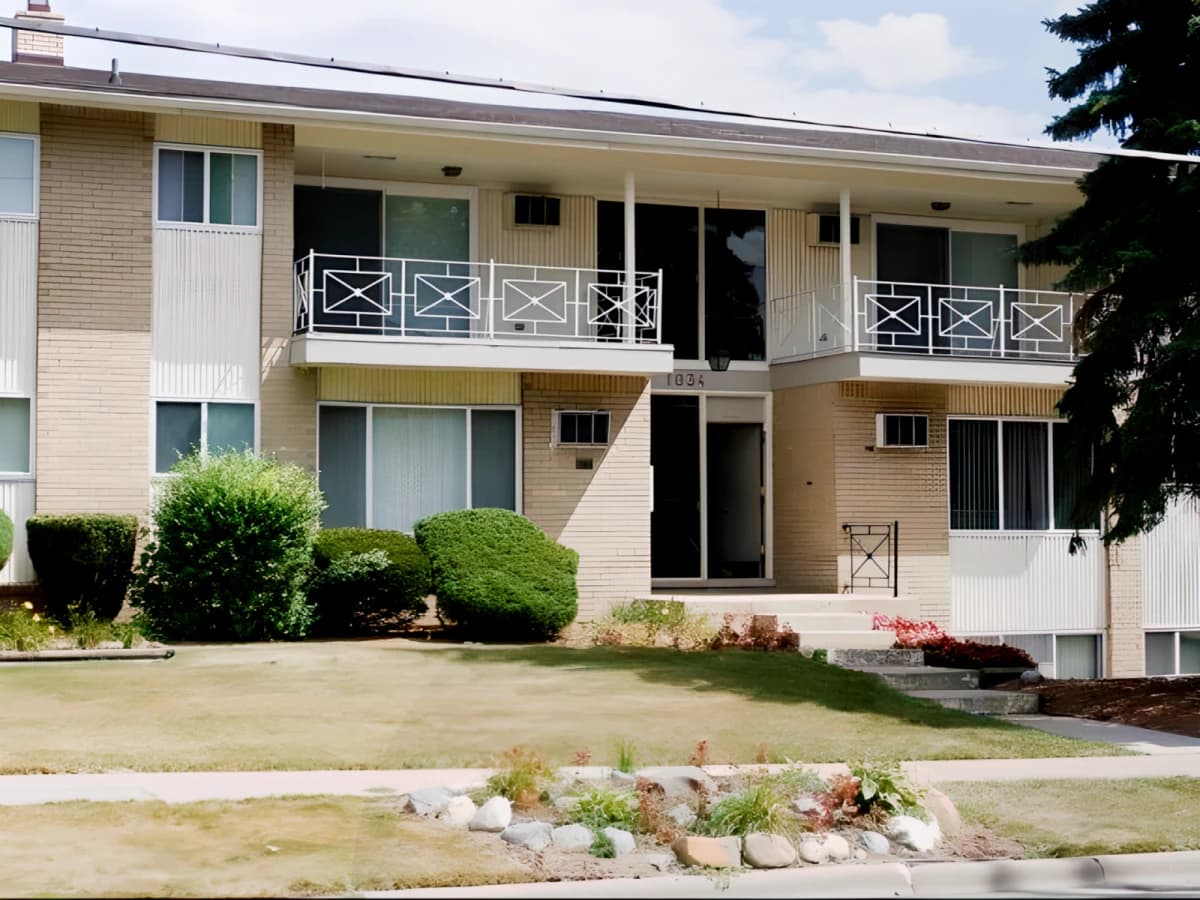 Madison Apartments image 4