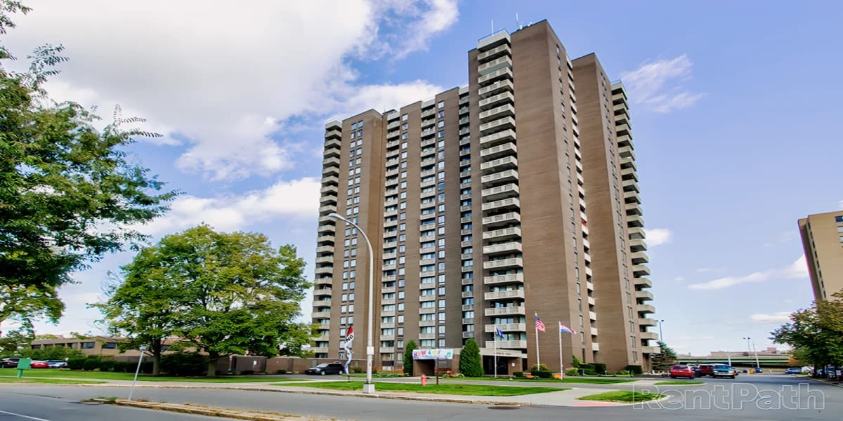 Jefferson Tower Apartments image 3