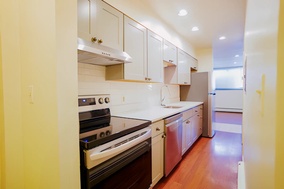 214 North Thayer image
