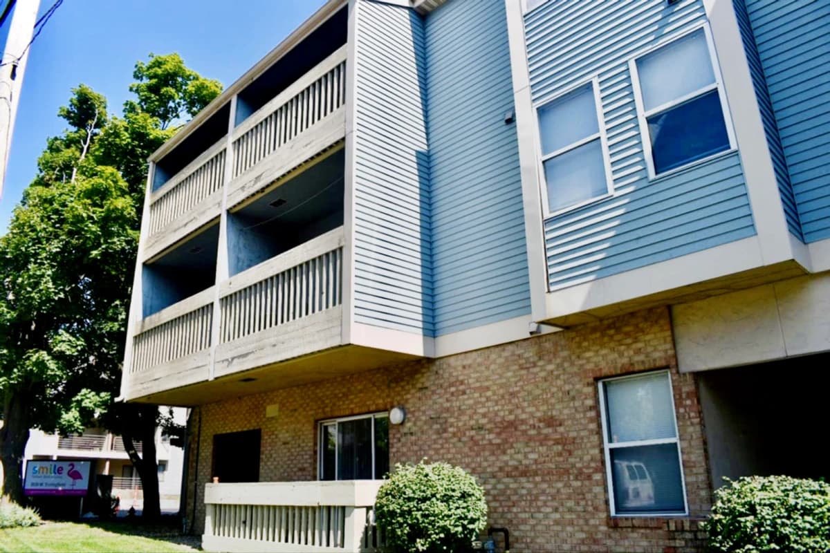 813 W Springfield, Urbana, IL 61801
