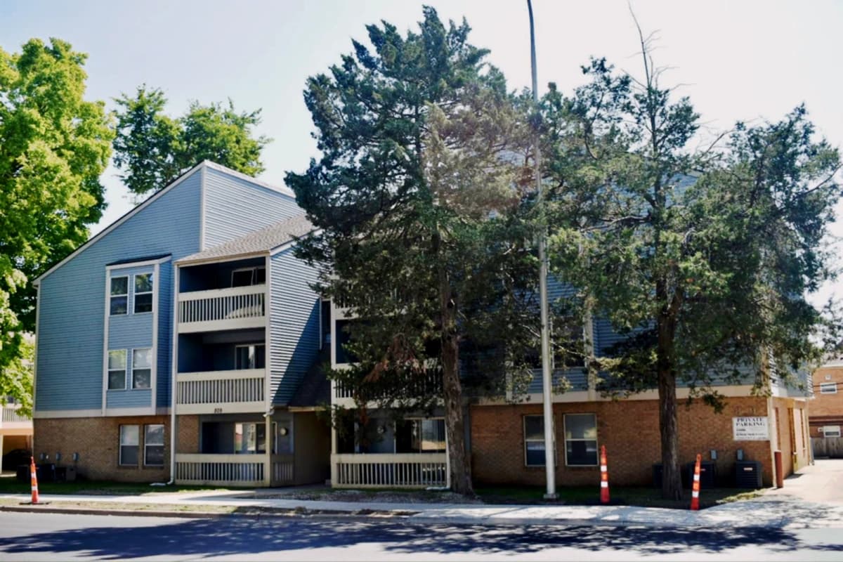 809 W Springfield, Urbana, IL 61801