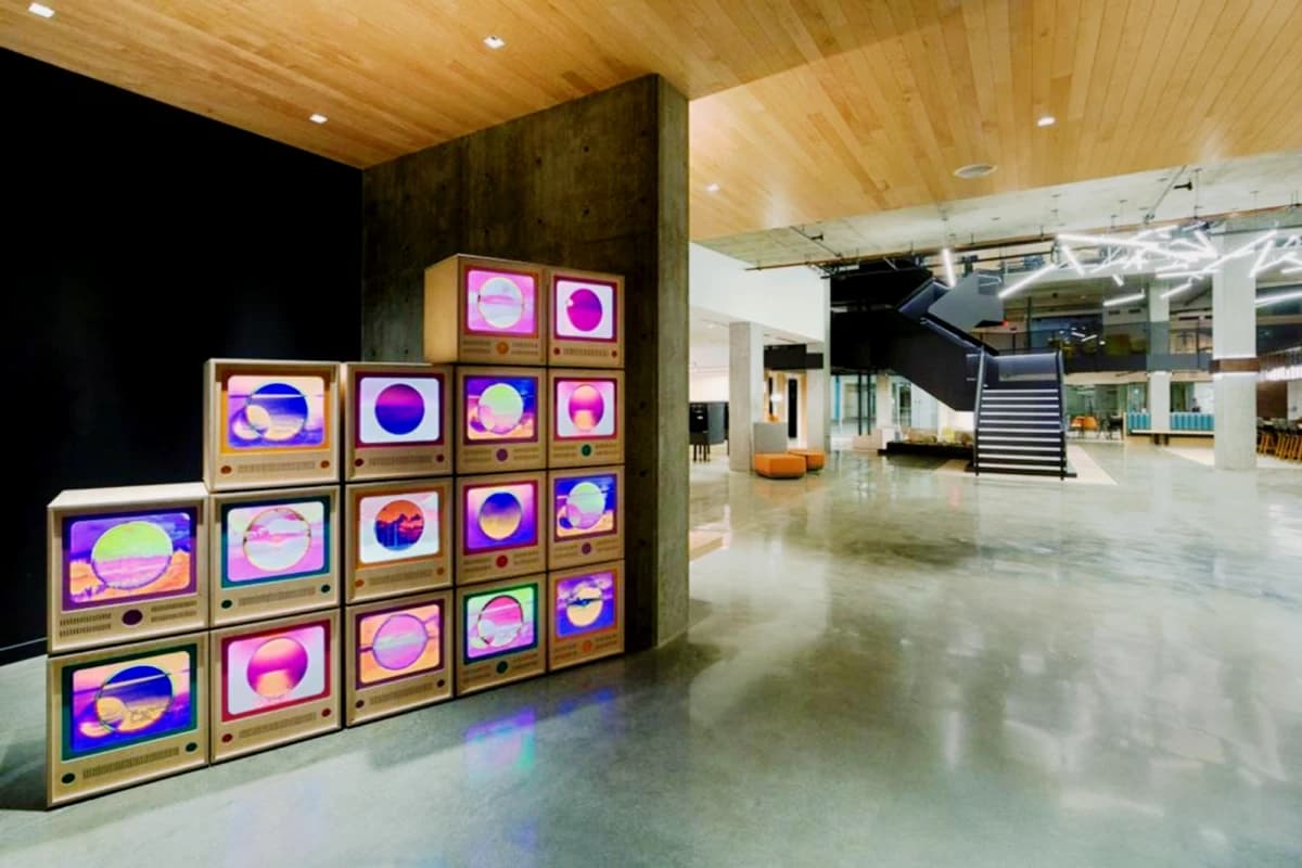 AVA Hollywood at La Pietra Place image
