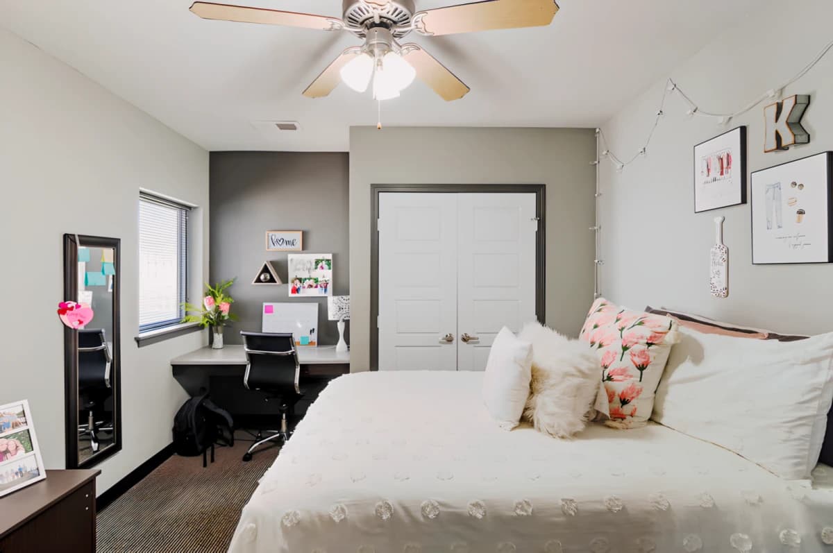Deep Elm image