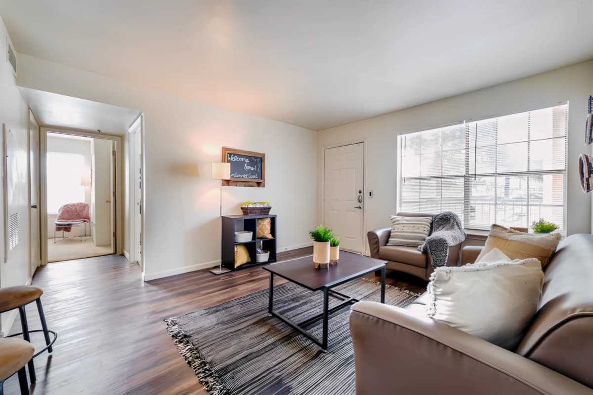 Centennial Court Apartments- Student Housing image 5