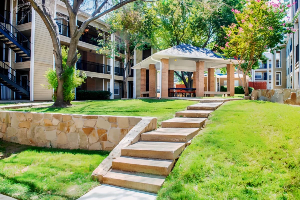 Centennial Court Apartments- Student Housing image