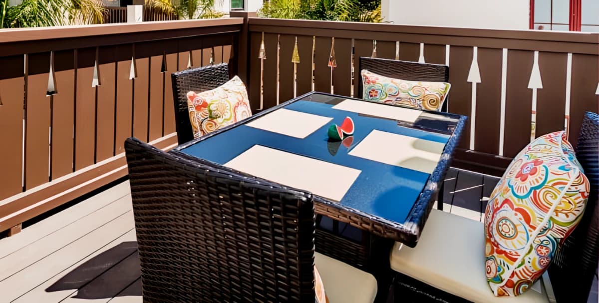 Outdoor Features