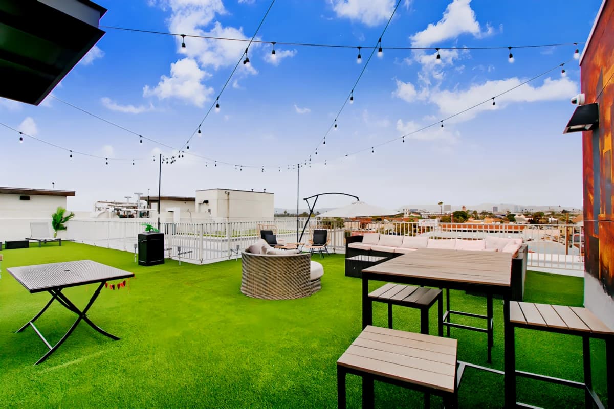 USC Student Housing: Heritage 1275 image