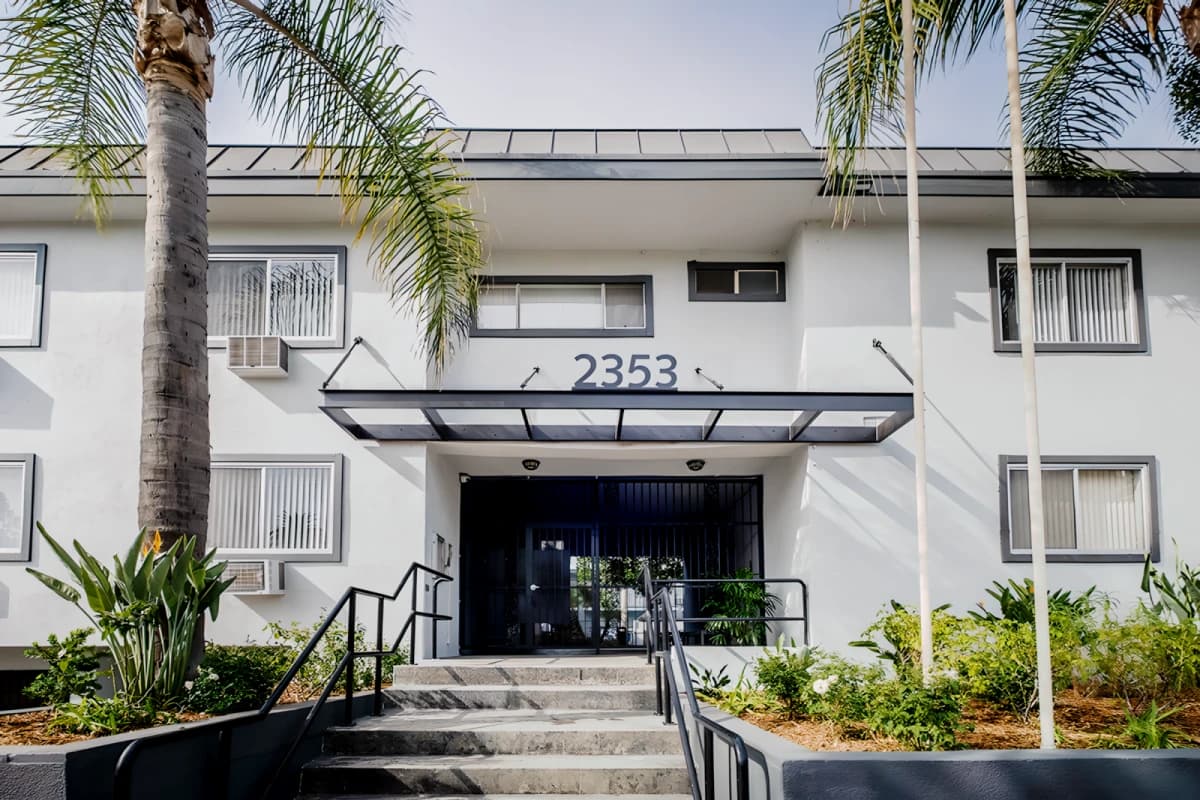 2353 PORTLAND image 2