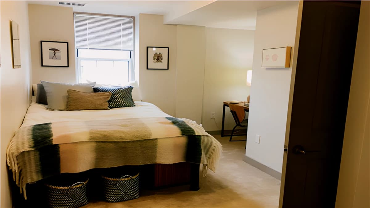 2 Bed 2 Bath B1