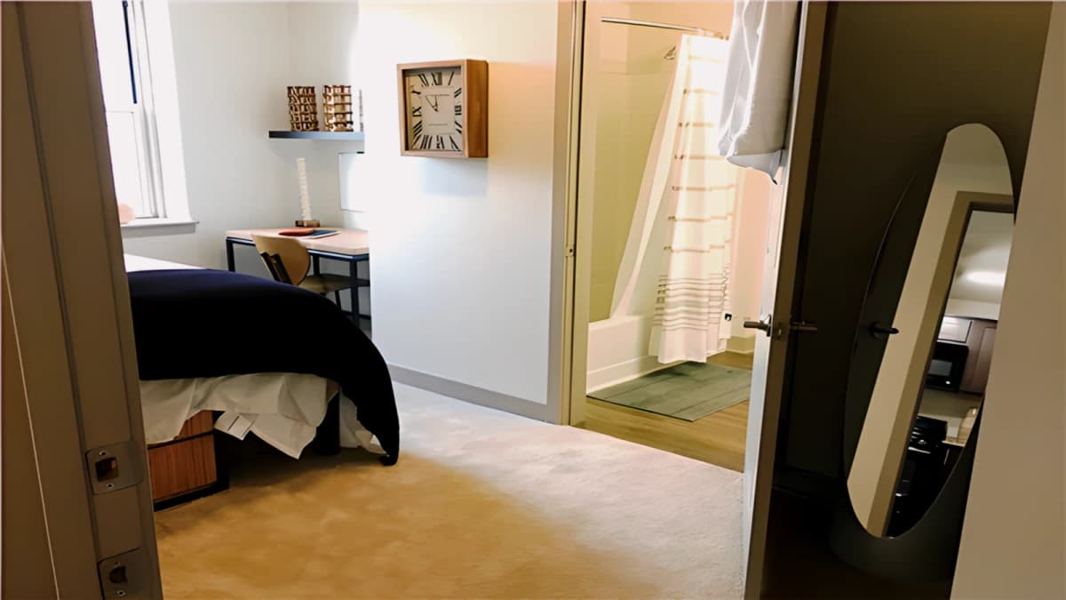 2 Bed 2 Bath B1