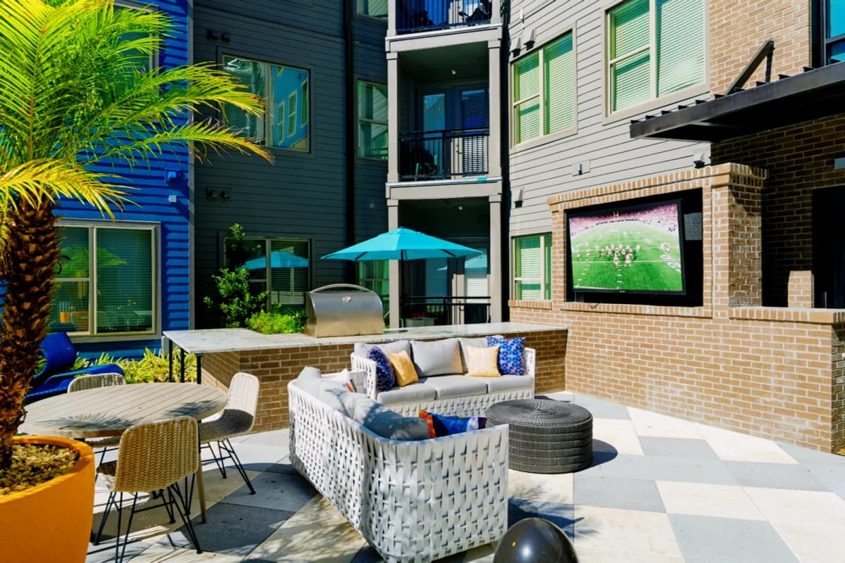 Outdoor Features