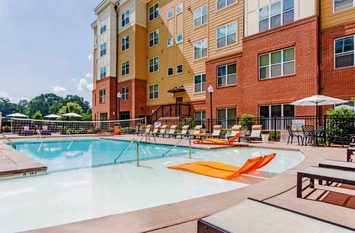 Campus View Apartments image 4