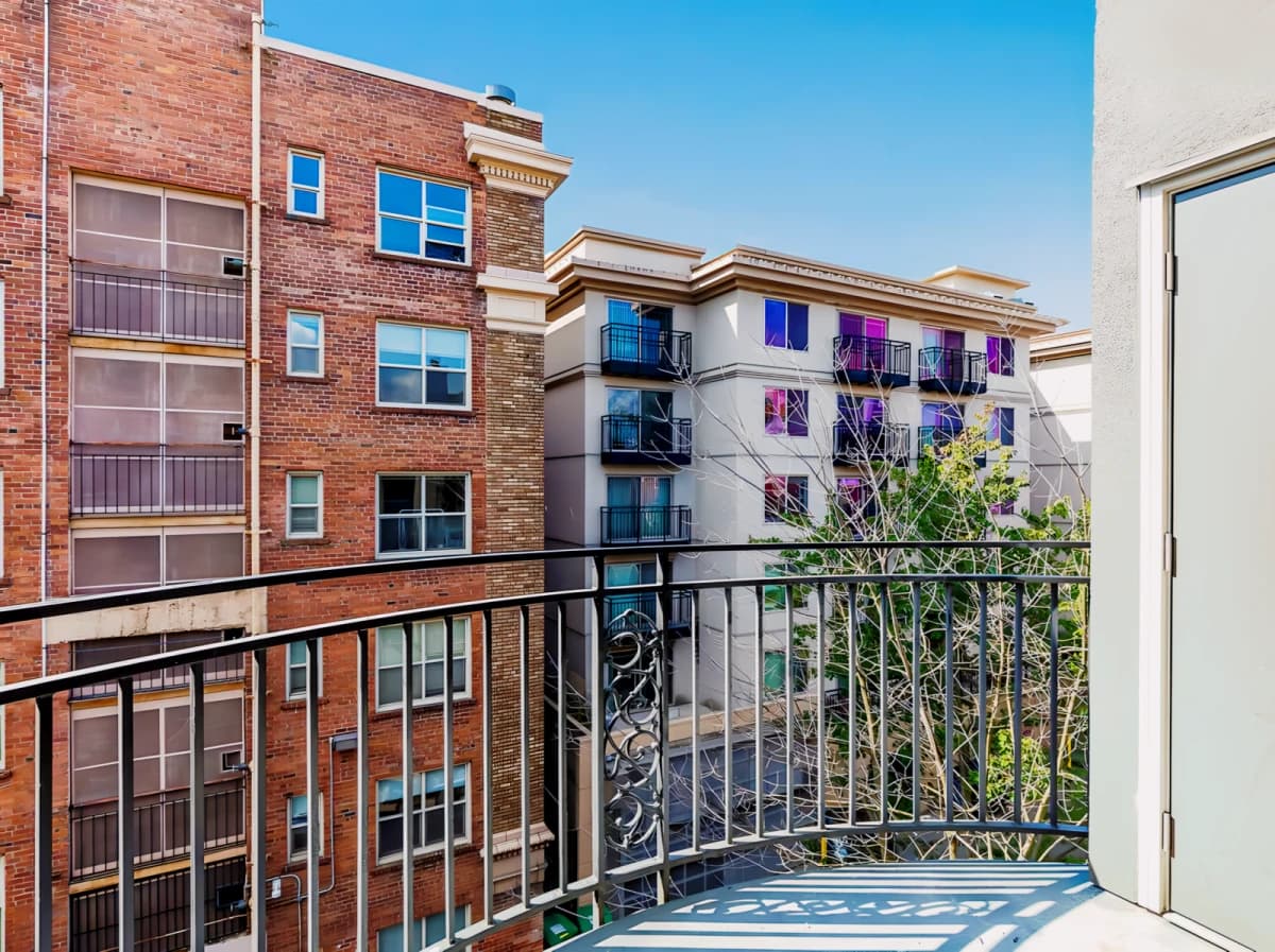 Yugo Seattle Rivendell image