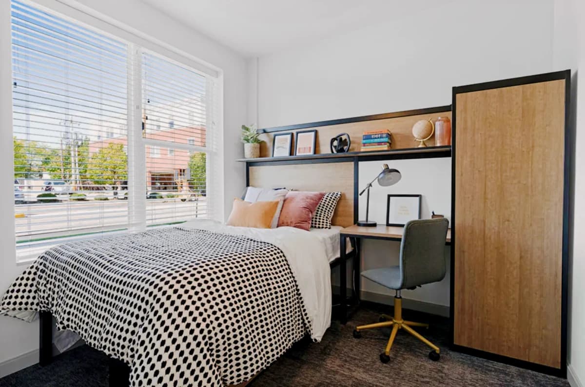 4 Bed, 2 Bath