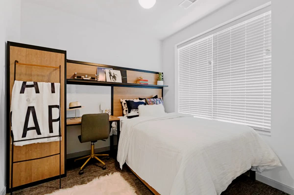 4 Bed, 2 Bath