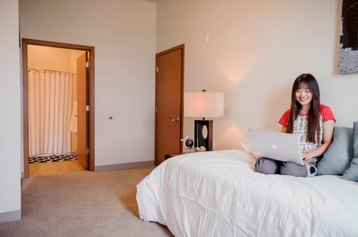 2 Bed 2 Bath for 3 people
