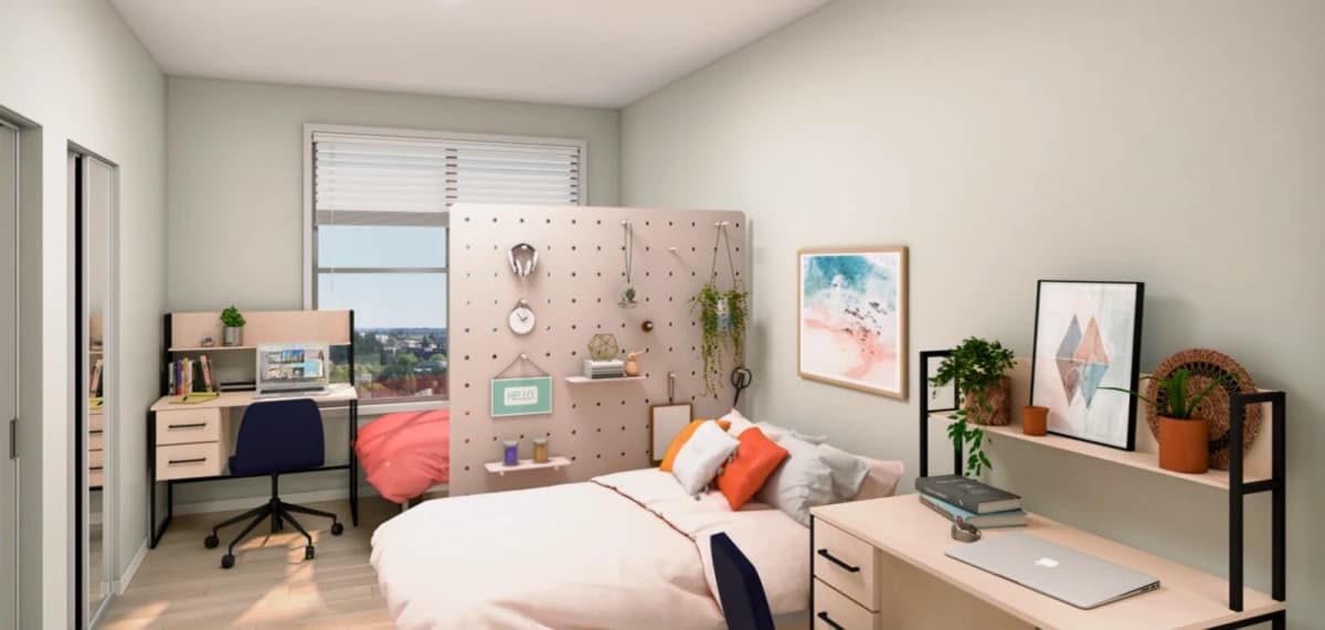 5 Bed 4 Bath E1