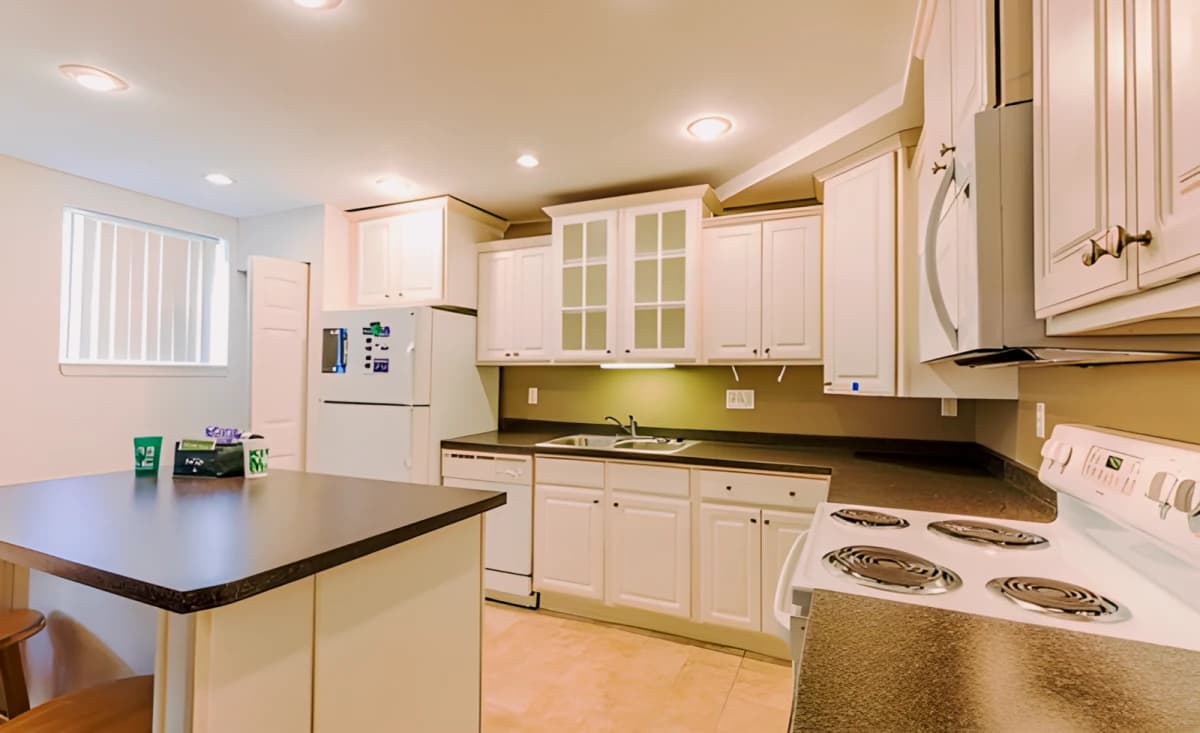 4 Bed 2 Bath for 4 People (Rate Per Person)