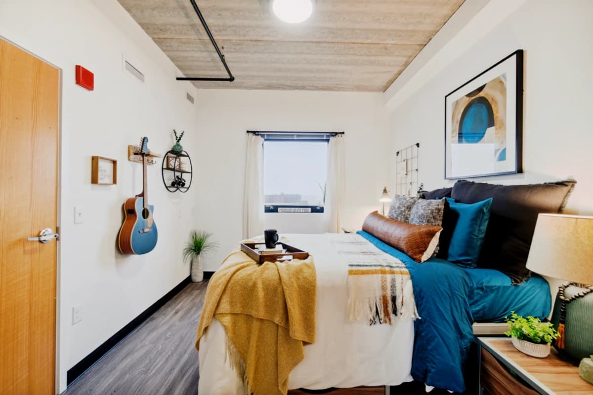 2 Bed 2 Bath B2