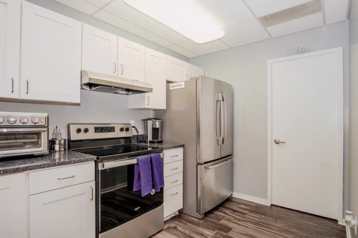 3 Bed 1 Bath 7