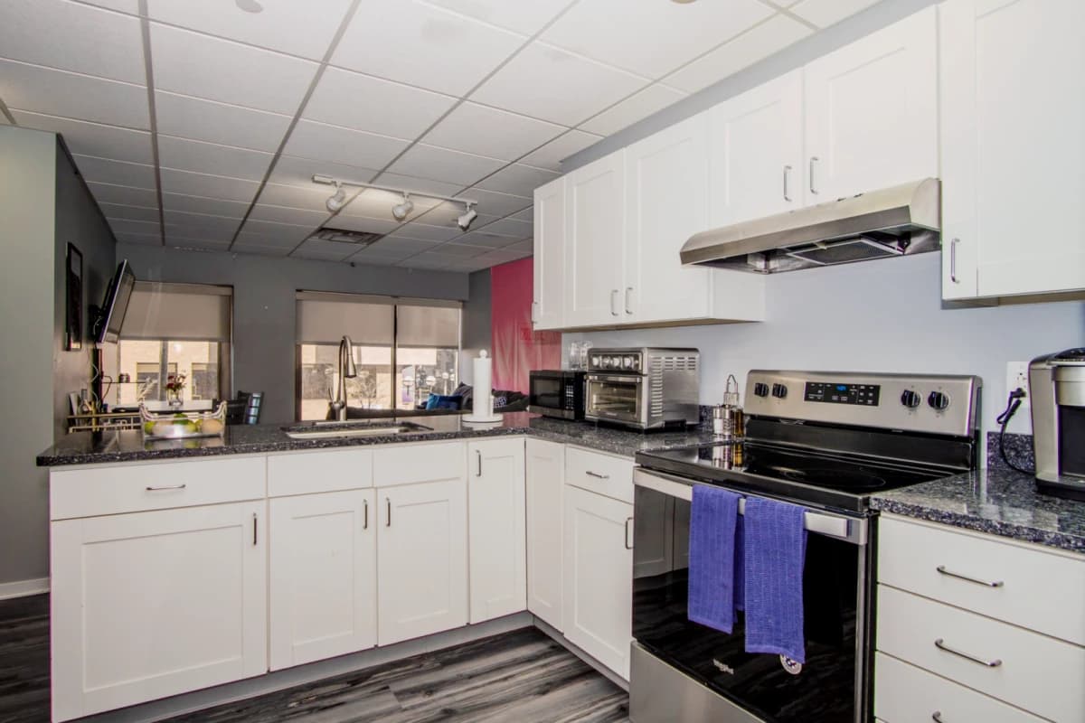 3 Bed 1 Bath 7