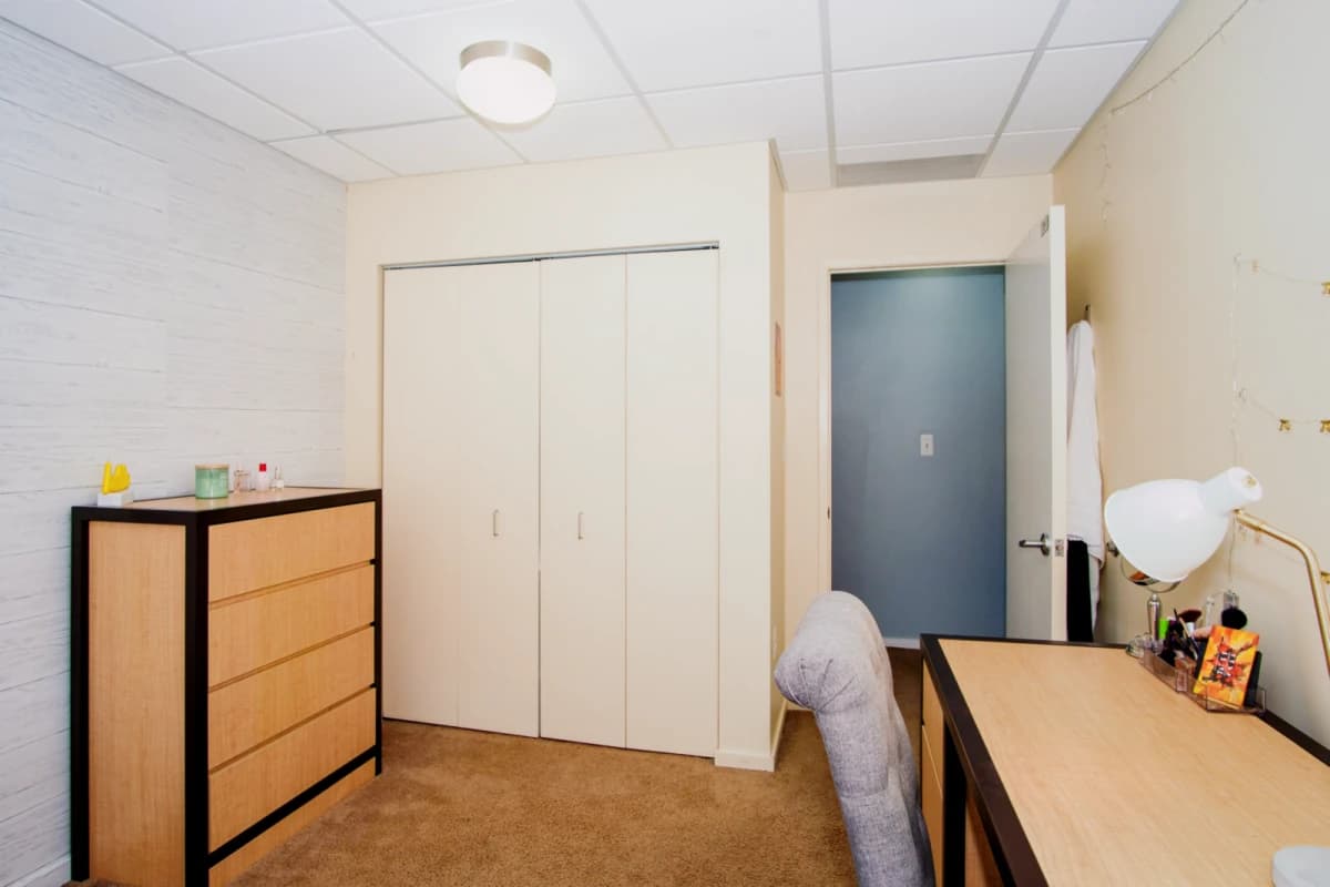 3 Bed 1 Bath 7