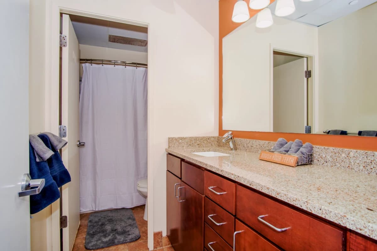 3 Bed 1 Bath 7