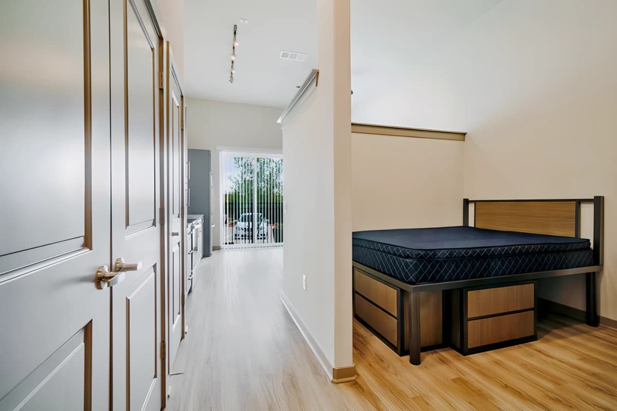 1x1 Stellar Smart furnished