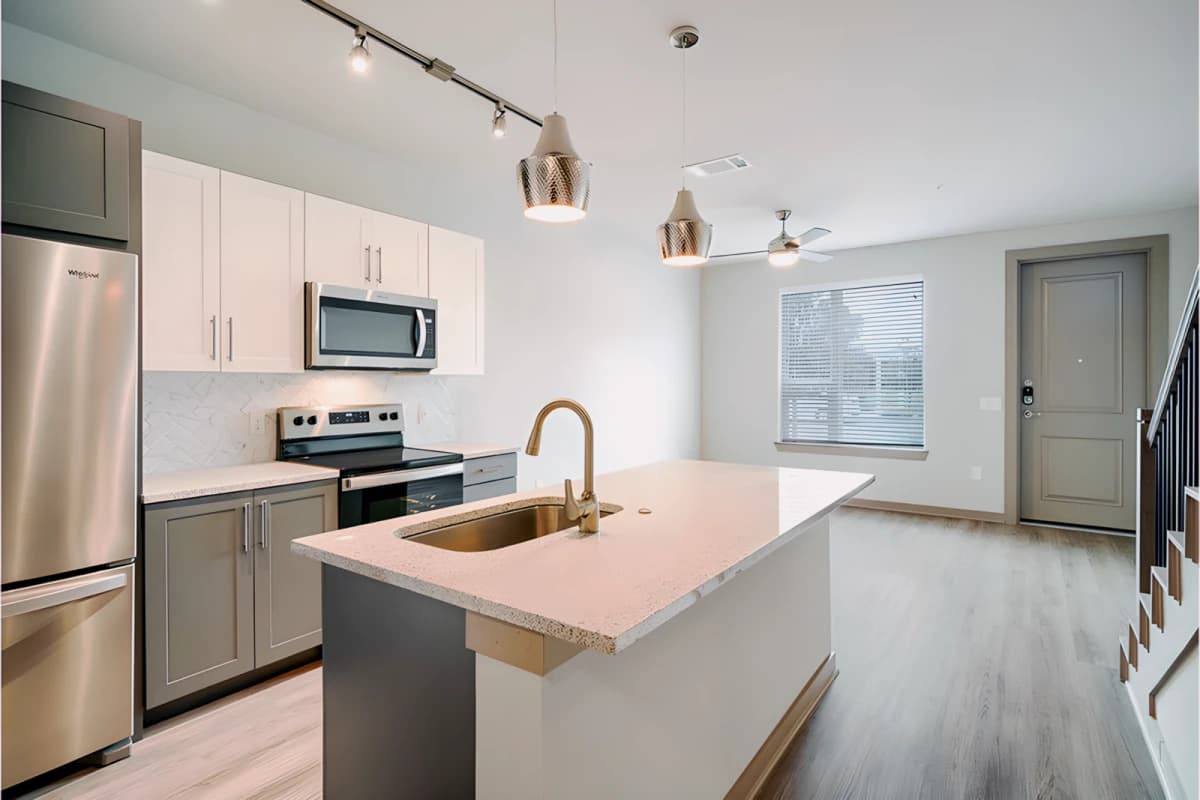 3x3 Horizon Smart unfurnished entire unit