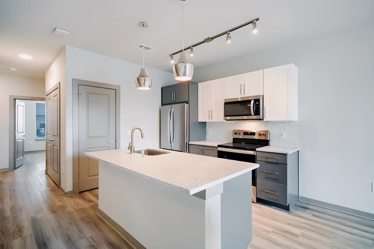 3x3 Horizon Smart unfurnished entire unit
