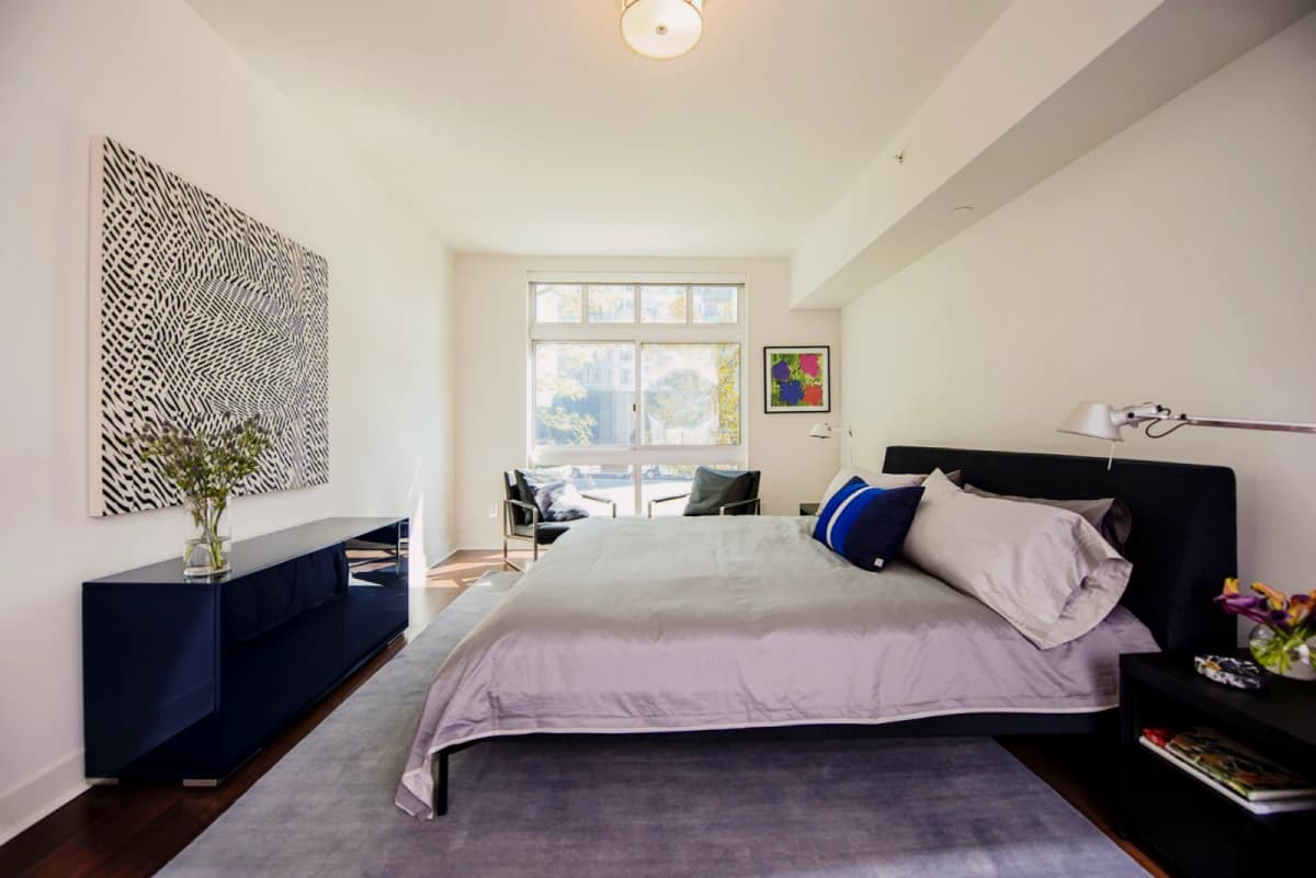 Wilshire Margot image