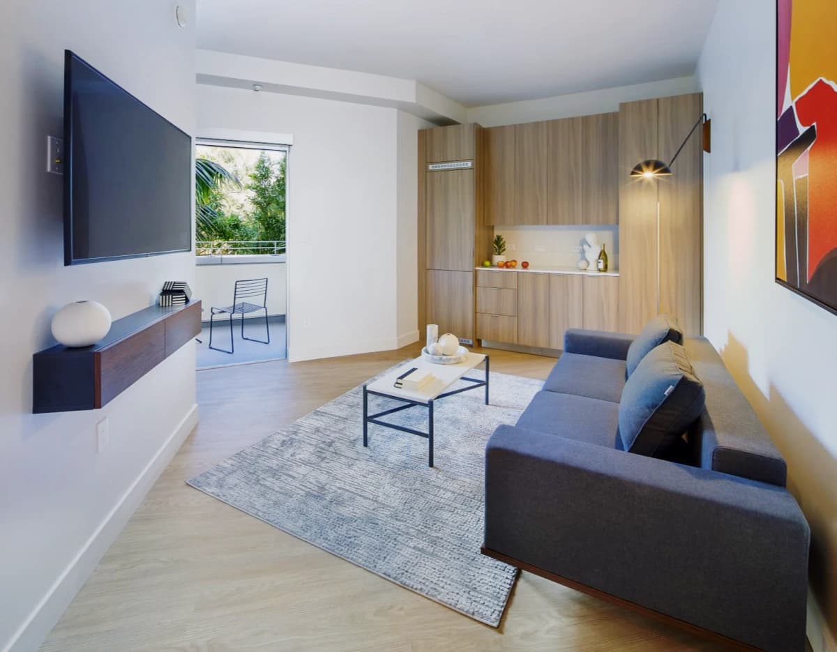 Wilshire Margot image