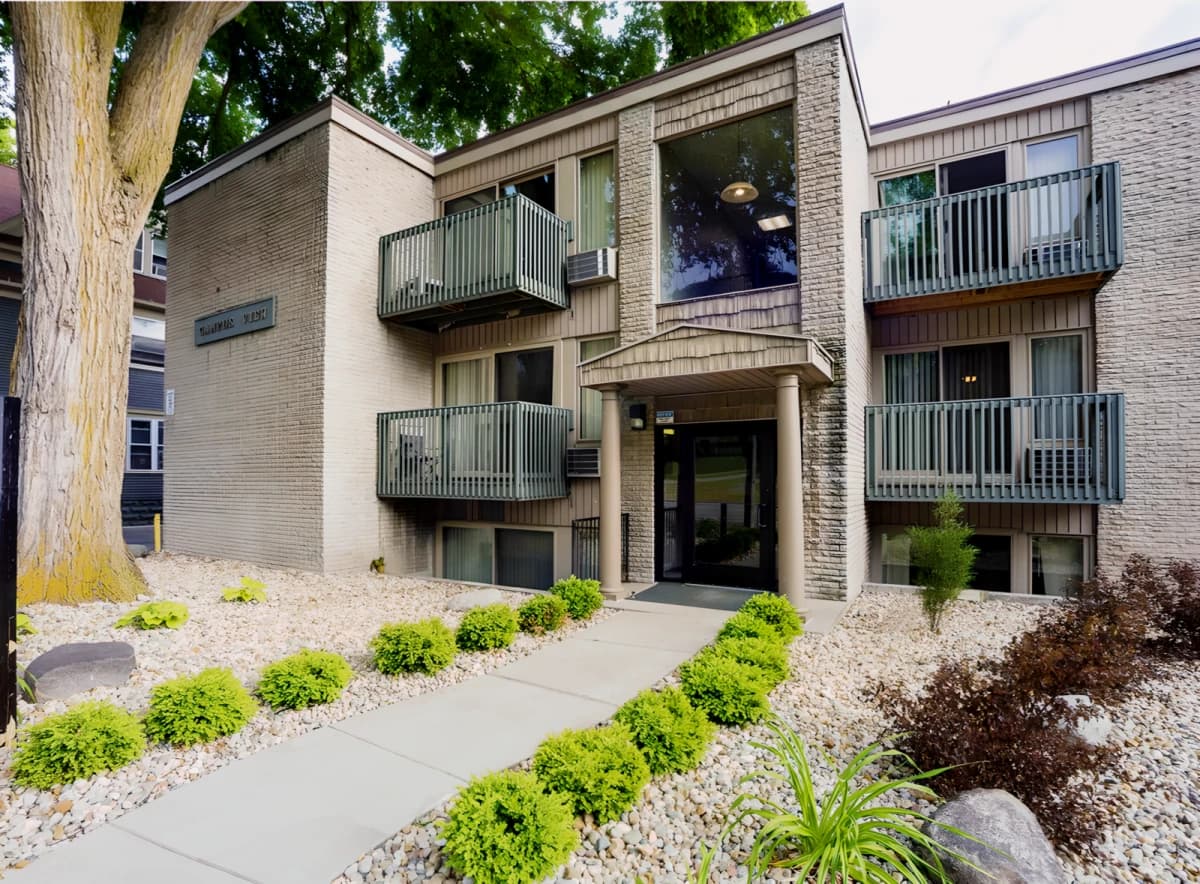 2 Bedroom 1 Bath for 3 people (rate per person)