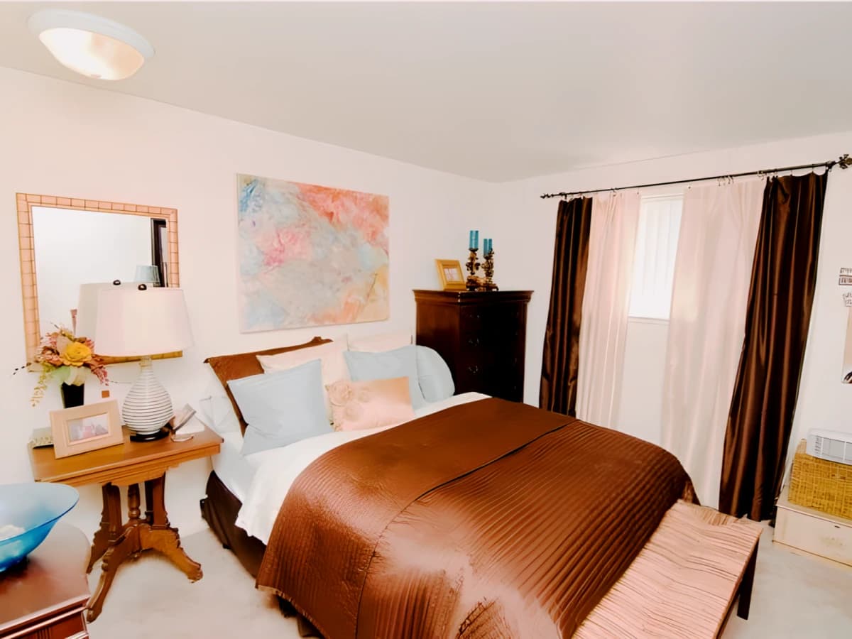 2 BEDROOM