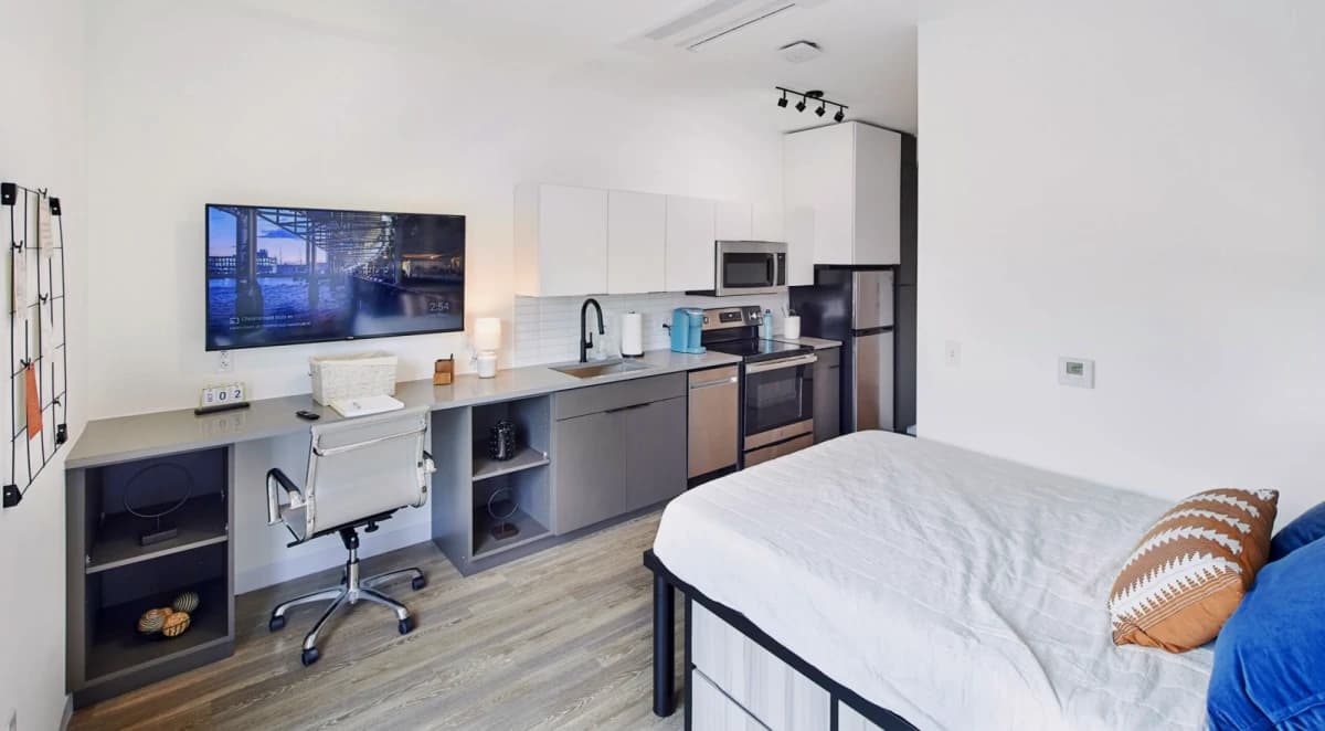 4 Bed 4 Bath D2