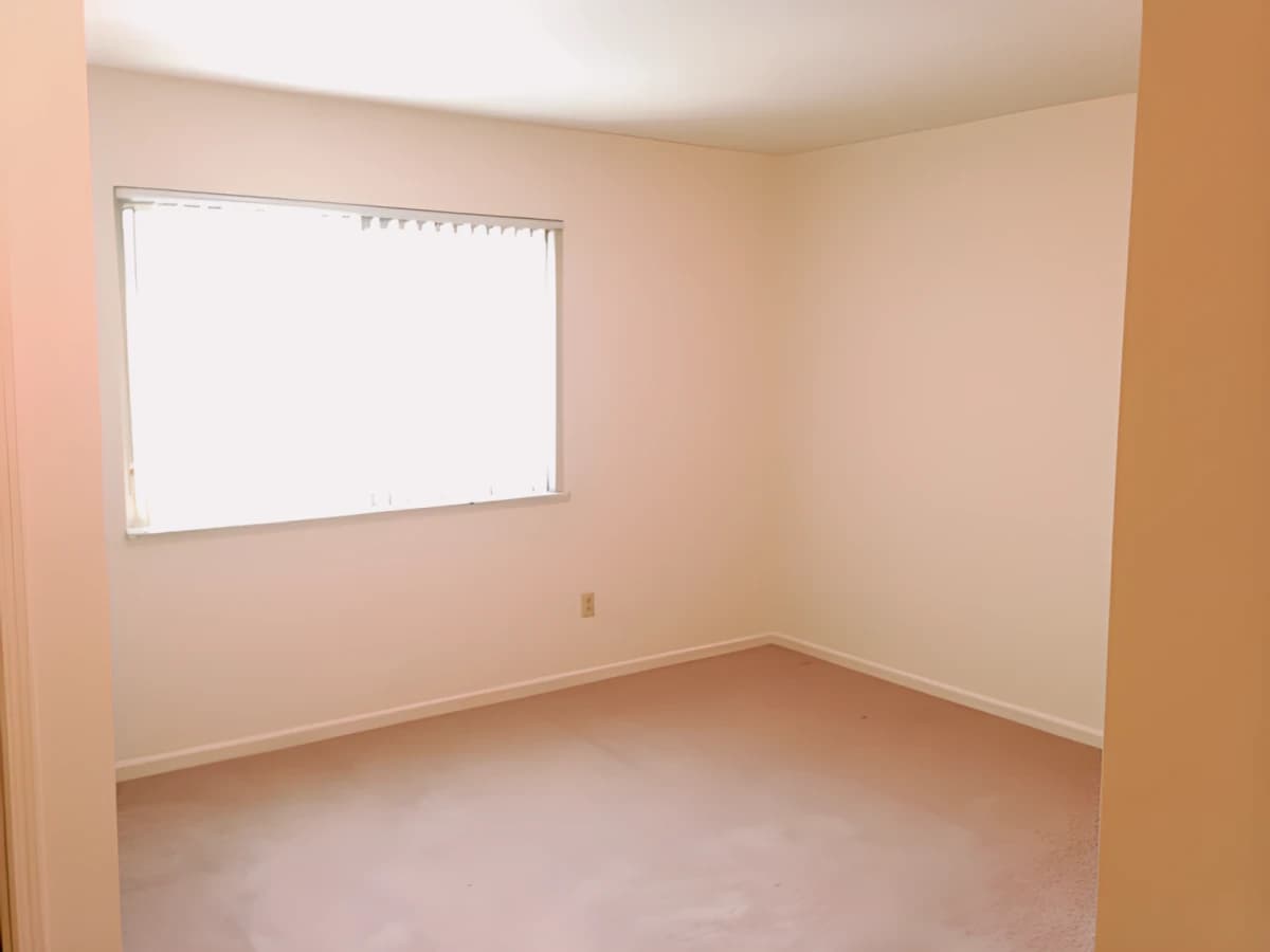 2 BEDROOM