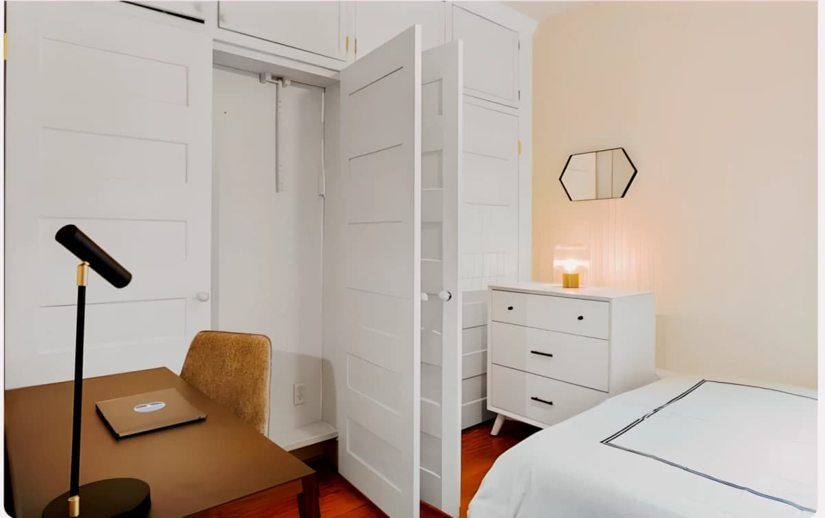Deluxe Queen | Second Floor