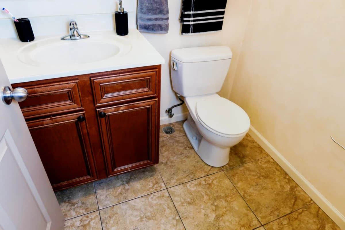 610 E Springfield, Champaign, IL 61820 image