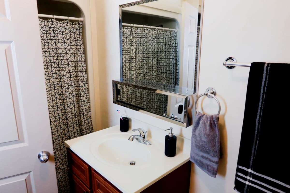 610 E Springfield, Champaign, IL 61820 image