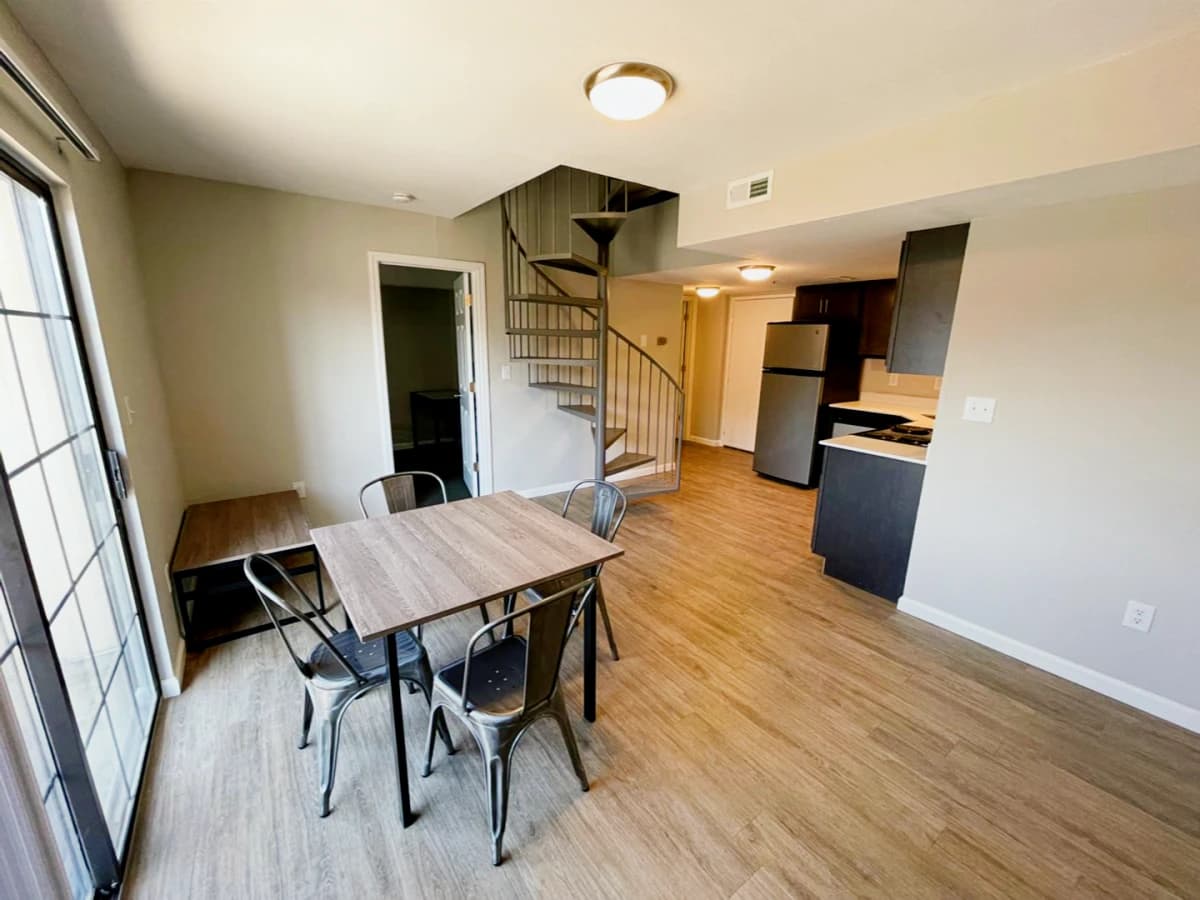 301 E Chalmers, Champaign, IL 61820 image 4