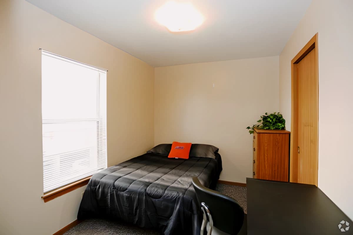 1004 South Locust image 3