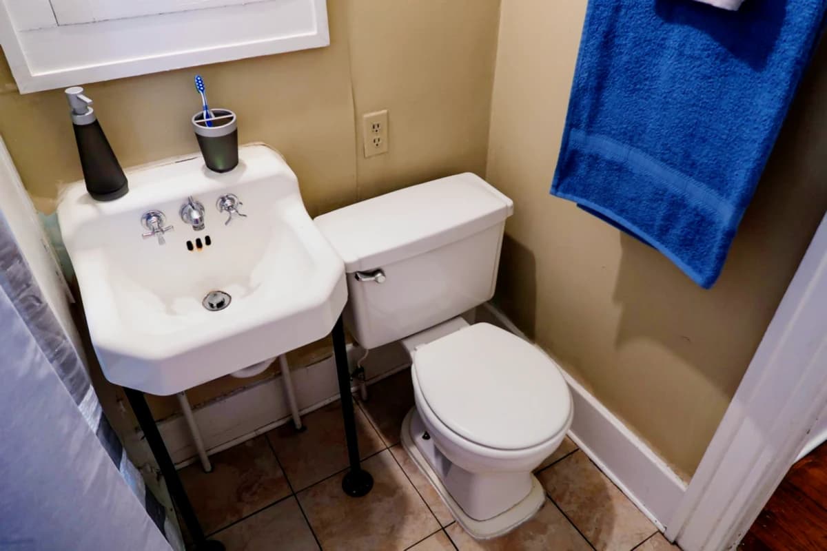 2Bedrooms, 1Bathrooms
