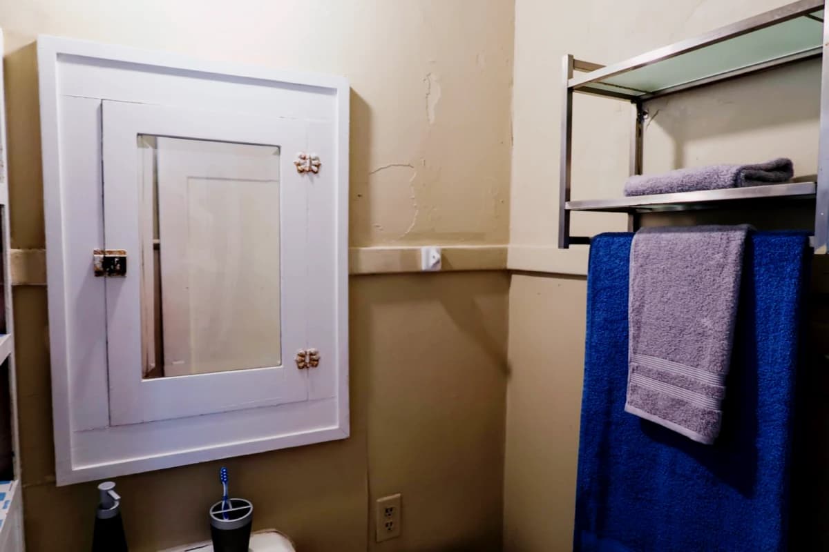 2Bedrooms, 1Bathrooms
